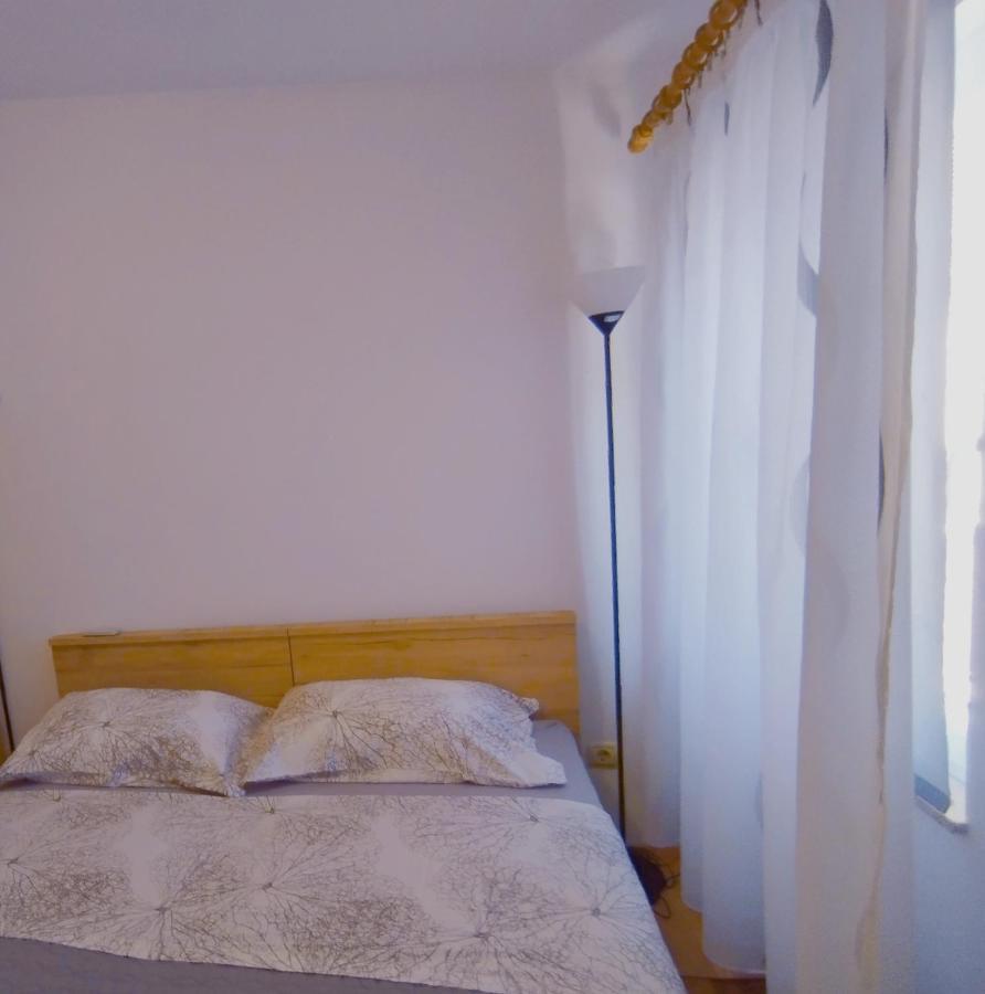 Room Omera Pula Eksteriør billede