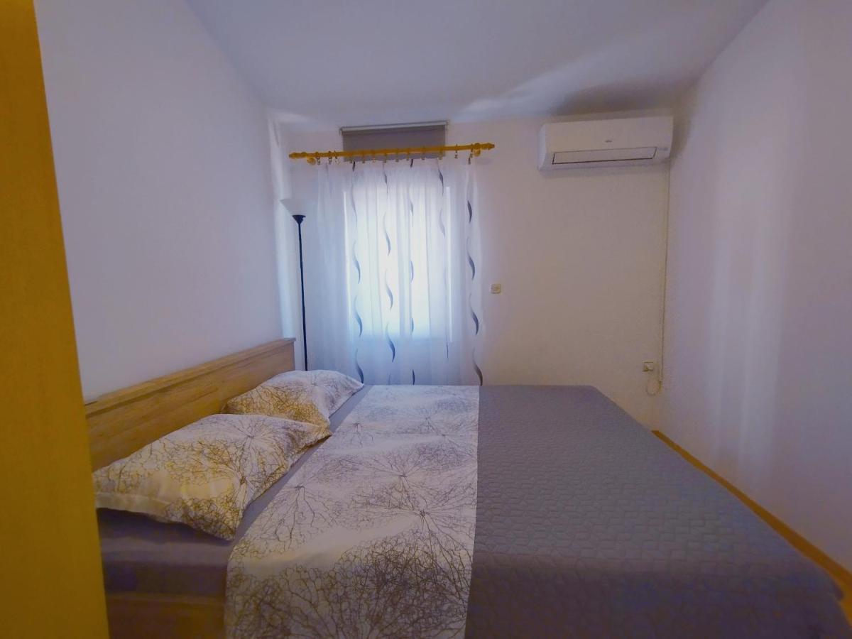 Room Omera Pula Eksteriør billede